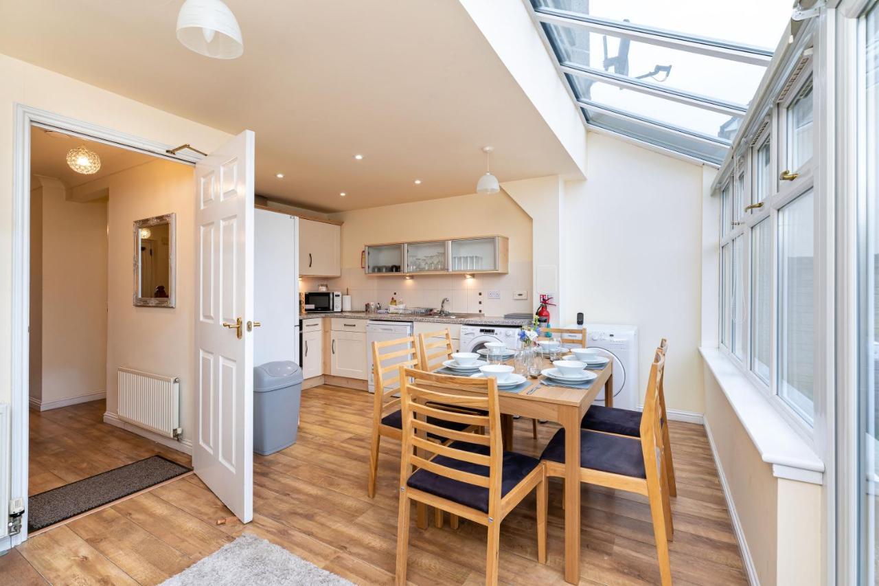 4 Bedroom Townhouse In Stirling Exteriér fotografie